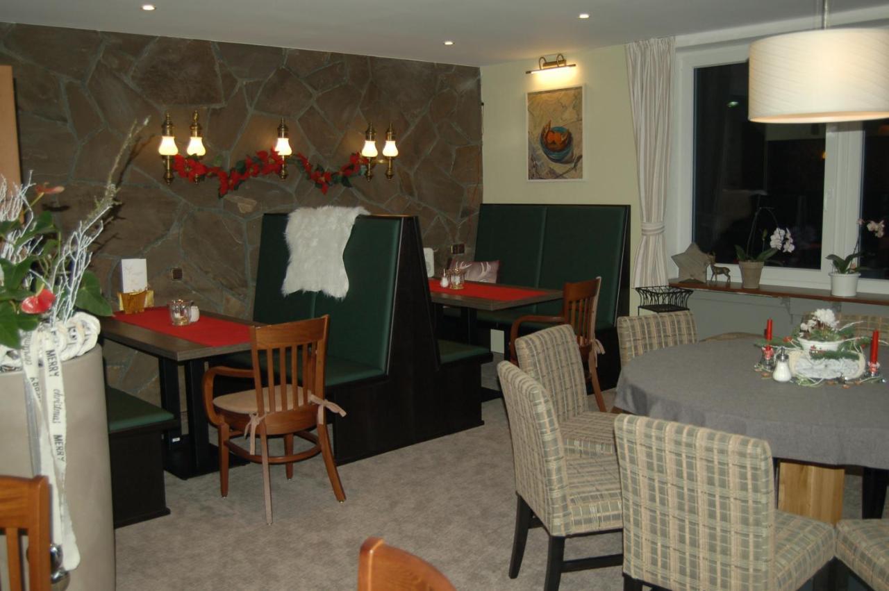 Hotel-Ferienwohnungen Cafe Maarblick شالكينميهرين المظهر الخارجي الصورة