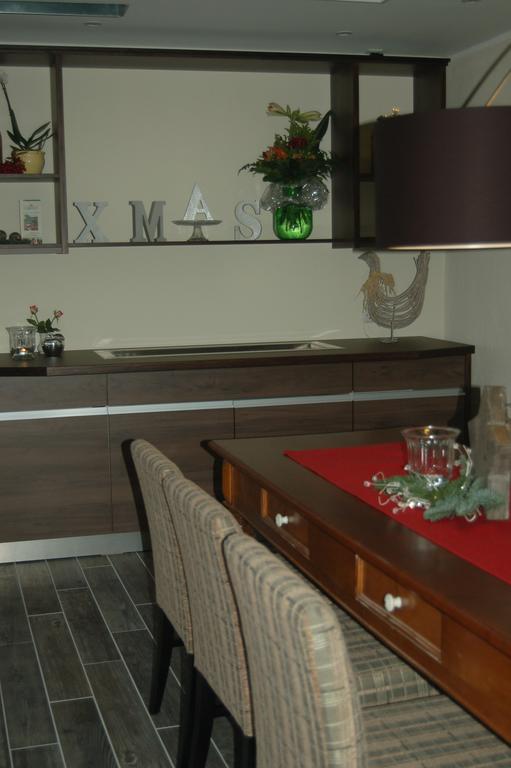 Hotel-Ferienwohnungen Cafe Maarblick شالكينميهرين المظهر الخارجي الصورة