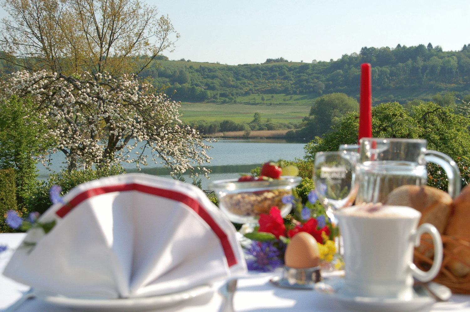 Hotel-Ferienwohnungen Cafe Maarblick شالكينميهرين المظهر الخارجي الصورة